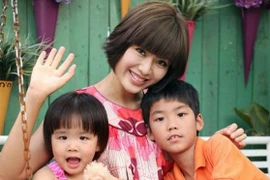 "Nịnh nát lưỡi' con trai Hoa hậu Thu Thủy mới chịu lên sóng