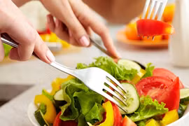 7 thói quen thực hiện hàng ngày giúp cải thiện sức khỏe bất ngờ