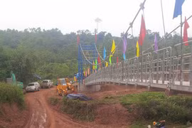 Khánh thành cầu Sam Lang, hết cảnh chui túi nilông vượt suối