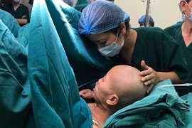 Sản phụ sinh con dù ung thư vú nguy kịch: BS đưa ra những lời khuyên 