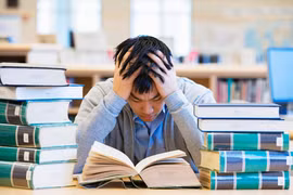 Làm thế nào để duy trì sức khỏe mùa thi cho các sĩ tử?