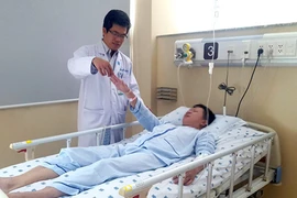 Đột quỵ liệt nửa người có chữa được không? Phục hồi ra sao?