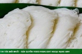 Cách dùng nước mắm để nhận biết bún sạch và bún nhiễm hóa chất 