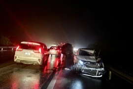 Cao tốc Nội Bài - Lào Cai: Va chạm liên hoàn, 1 người bị thương