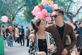  Mạnh Trường khoe ảnh dạo phố cùng con gái nhận nhiều lời khen