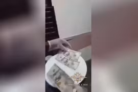 Nga bắt giữ kẻ lừa đảo bán mánh "biến giấy thành tiền"