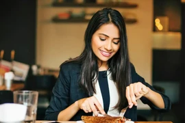  Muốn giảm cân, nên ăn trưa vào lúc nào là tốt nhất?