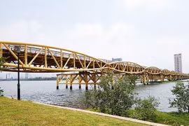 Thí điểm khai thác du lịch về đêm, cầu Nguyễn Văn Trỗi có gì?