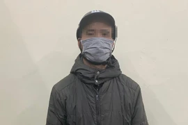 Triệu tập đối tượng khiêu dâm nữ sinh tại cổng trường ĐH Thương mại