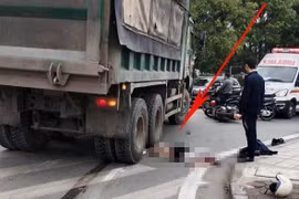 Hà Nội: Xe máy va chạm ô tô tải, người phụ nữ tử vong