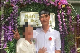 Tán tỉnh người phụ nữ hơn 8 tuổi để có chỗ nương náu trốn truy nã