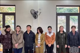 Triệt phá đường dây đánh bạc trên 300 tỷ có nhiều “quý bà” tham gia