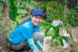 Fanpage H’Hen Niê chính thức cán mốc 2 triệu người theo dõi