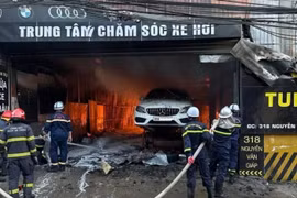 Cháy gara ô tô ở Hà Nội, thiêu rụi 8 xe sang: Luật sư nói gì?