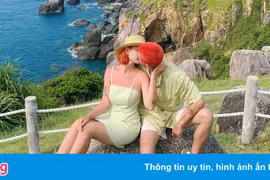 Ngưỡng mộ cặp đôi “dành cả thanh xuân du lịch cùng nhau“