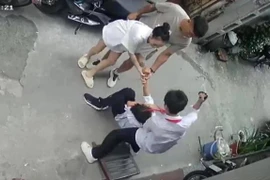 Hà Nội: Nguyên nhân vụ nam sinh lớp 8 bị đánh hội đồng dã man
