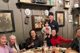 Á hậu Hoàng Oanh: Ly hôn vẫn yêu quý bố mẹ chồng cũ