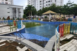 Bé 5 tuổi ngạt nước trong hồ chung cư: Trách nhiệm Ban Quản lý?