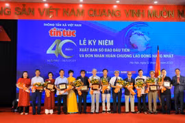 Báo Tin tức kỷ niệm 40 năm ngày ra số báo đầu tiên và đón nhận Huân chương Lao động hạng Nhất