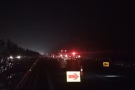 Vừa bước từ xe khách xuống, người đàn ông bị ô tô tông tử vong