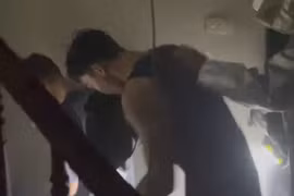 Giải cứu 5 người thoát khỏi đám cháy nhà ở Hà Nội