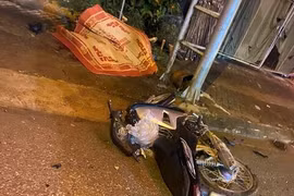 Hòa Bình: Đâm vào cổng chào bên đường, nam thanh niên tử vong