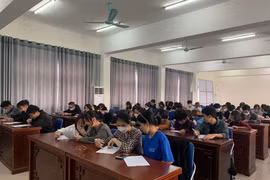 Huế: Tập huấn kỹ năng phòng, chống HIV/AIDS cho cán bộ Đoàn trường