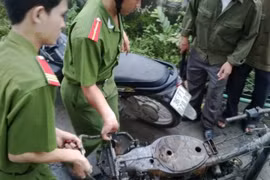 Trộm chó bị dân làng đánh và đốt xe máy