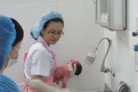 Luật sư “mổ xẻ” vụ 5 trẻ sơ sinh bị đánh rơi 