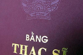 Lỗi ngớ ngẩn trên tấm bằng tốt nghiệp danh giá