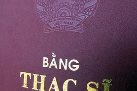 Lỗi ngớ ngẩn trên tấm bằng tốt nghiệp danh giá