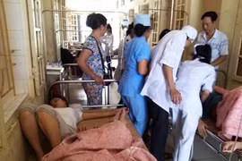 Hơn 60 du khách nhập viện: GĐ khách sạn kêu oan?