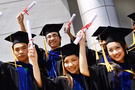 Hà Nội "trải thảm đỏ", nhân tài vẫn "quay lưng"?