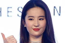 Bất ngờ với nhan sắc thật của Lưu Diệc Phi 