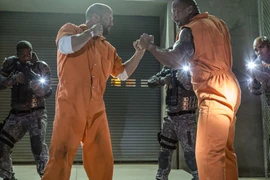 Fast 8 “hốt” 100 triệu đô quá nhanh quá nguy hiểm