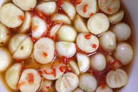 Cả nhà suýt chết vì bát cà muối xổi