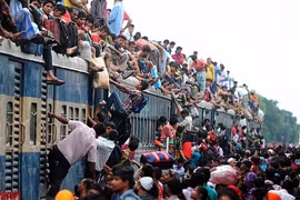 Cười nghiêng ngả với loạt ảnh chế "Hành trình về quê ăn Tết"