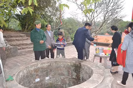 Sự thật về giếng nước thần “chữa bách bệnh” ở Côn Sơn