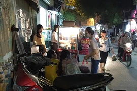 Bán khoai lang lắc vỉa hè thu 120 triệu/ tháng “ngon ơ“