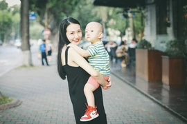 Vợ Tuấn Hưng bầu 6 tháng vẫn đẹp ngất ngây