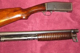 Bị đạn găm trúng mặt khi nhồi thuốc súng bắn gà rừng