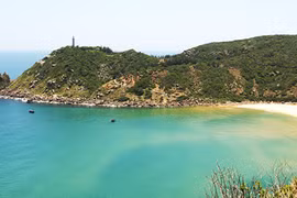 Cảnh đẹp Mũi Điện đang bị bê tông hóa