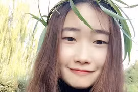 Kỳ lạ tim ngừng đập cô gái vẫn thưởng thức táo 