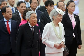 Nhà vua và Hoàng hậu Nhật viếng lăng Chủ tịch Hồ Chí Minh