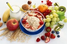 Té ngửa 10 loại thực phẩm gây nguy hiểm khi ăn lúc đói