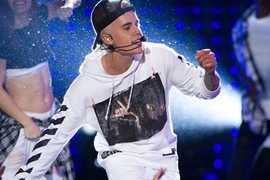 Khiếp sợ chiêu “móc túi” fan trong sự kiện âm nhạc