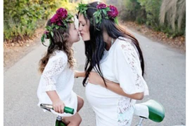Ngắm chùm ảnh mẹ và con gái không thể đáng yêu hơn