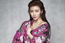 Mê mẩn nhan sắc quá đỗi gợi cảm của Ha Ji Won
