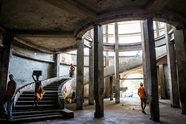 Cuộc sống tại nơi từng là khách sạn sang trọng nhất châu Phi