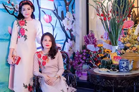 Ngỡ ngàng nhan sắc mẹ Hoa hậu, Á hậu chẳng hề kém cạnh con gái